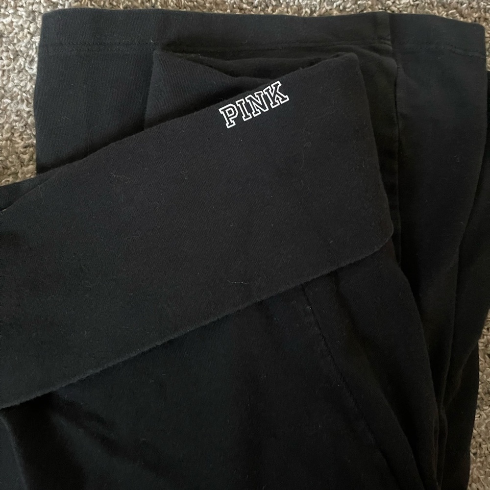 Pink yoga pants in perfect condition only worn a couple times